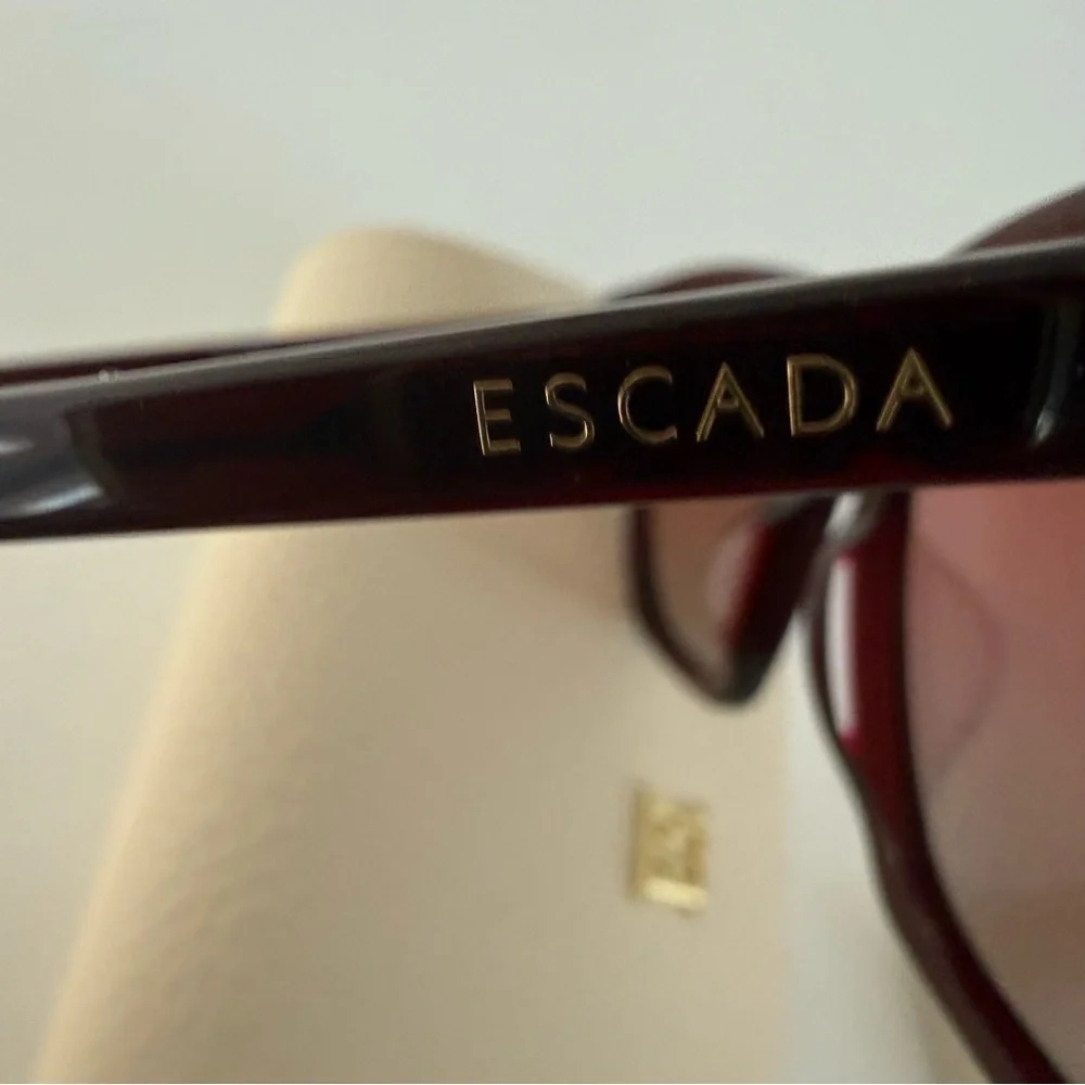 Escada Women’s Sunglasses NEW! SESE57 Polarized Rose Gradient Lenses